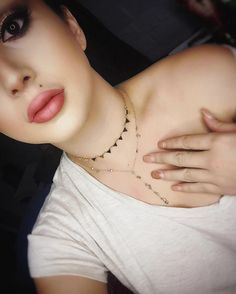 MUA Alyssa wearing the courtney choker + claudia y necklace #chokers #chokernecklace Online Jewelry