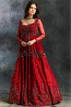 Sabyasachi Lehenga Cost, Indian Outfits Lehenga, Lehnga Dress, Designer Bridal Lehenga, Bridal Lehenga Red, Red Lehenga, Indian Bridal Dress, Indian Gowns Dresses, Indian Gowns