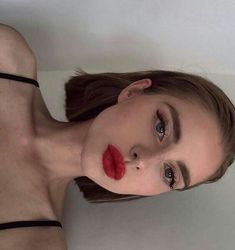 Makeup Goals, Dark Brown Hair, Red Lipstick, Aesthetic Makeup, Beauty Make Up, Red Lips