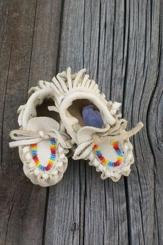 Beaded baby moccasins Fringed baby moccasins by thunderrose, $32.00 Festival Moccasins With Soft Sole And Round Toe, Soft Sole Round Toe Moccasins For Festival, Beaded Baby Moccasins, Leather Baby Moccasins, Toddler Moccasins, Baby Moccasins, Leather Baby, Babies First Year, Crib Shoes