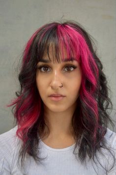 Highlight Hair Ideas, Brown And Pink Hair, Red Brunette, Pink Hair Highlights, Bright Pink Hair, Highlight Hair, Two Toned Hair