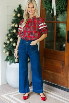 Red Plaid Blouse Outfit, Plaid Blouse Outfit, Christmas Plaid Outfit, Red Shirt Outfits, Trendy Christmas Outfits, Peasant Shirt, Plaid Outfits, Floral Cocktail Dress, Christmas Plaid