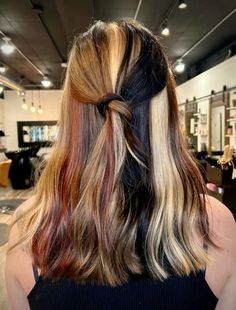 calico hair inspiration Hair Color Underneath, Natural Red Hair, Professional Hair Color, Hair Color Options, Hair Color Streaks, Ginger Hair Color, Dyed Hair Inspiration, Split Hair