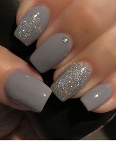 Grey Nail Polish, Classy Nail Art, Silver Glitter Nails, Pointy Nails, Elegant Nail Art, November Nails, Nagel Tips, Gray Nails, Dipped Nails