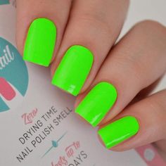 Brighten up your summer days on the beach with our Neon Green wraps. Already have this look? Show us your nails #personail_NeonGreen Each Personail pack includes: For Adult Sizes ✨ 16 Nail Polish Wraps of 8 different sizes ✨ 1x Disposable Mini Nail File ✨ 1x Orange Stick to push your cuticles back 1. Buff Start with clean dry hands. Buff nail surface of nail for wraps to adhere better. 2. Peel Select appropriate size. *VERY IMPORTANT* Remove clear protective layer that is on top of nail wrap (th Neon Green Nail Polish, Neon Nail Colors, Neon Yellow Nails, Neon Nail Designs, Neon Green Nails, Buff Nails, Fall Manicure, Fall Nail Trends, Orange Stick