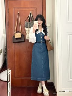 Looks Total Jeans, Casual College Outfits, Cute Modest Outfits, Modest Dresses Casual, Korean Fashion Dress