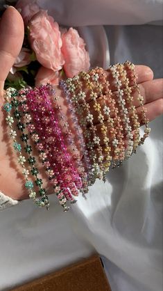 Cheap Green Beaded Friendship Bracelets, A Lot Of Bracelets On Wrist, Faceted Beads Bracelet, Handmade Gold Jewelry, Beaded Jewellery Ideas, Jewellery Making Aesthetic, Hozier Bracelet, Gifts To Make For Your Best Friend, Bracelet Not