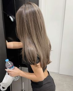 Black To Light Brown Balayage, Brown Hair Ash Highlights, Milk Tea Hair Color With Highlights, Greyish Brown Hair, Light Brown Hair Cool Tone, Ash Brunette Hair, Mousy Blonde Hair, Cold Brown Hair, Brown Hair Inspo