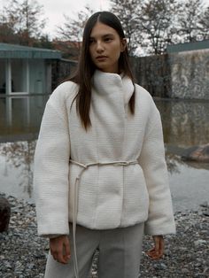 Composition : WOOL 100% / DOWN 90% FEATHER 10%Color : WHITE,BLACKCountry of Origin : Republic of Korea Crop Jumper, Puffer Parka, Parka, Puffer, Jumper, Color White, Composition, Jackets & Coats, Wool