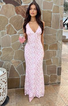 #summerstyle #summerdress #summervibes #sunshine #sunset #summer #dress Pink Lace Maxi Dress, Lace Outer, Spring Picnic, Pink Lace Dress, Lace Pink Dress, Pink Dresses, Best Dresses, Bridesmaid Wedding, Long Summer Dresses