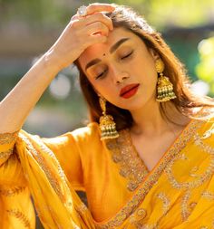 Aditi Rao Hydari Indian Summer Aesthetic, Indian Outfits Modern, Durga Pooja, Aditi Rao Hydari, Twins Fashion, Haldi Outfits, Aditi Rao, Desi Outfits