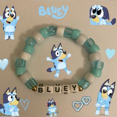 B𝑙𝑢𝑒𝑦 𝑏𝑟𝑎𝑐𝑒𝑙𝑒𝑡 𝑖𝑛𝑠𝑝𝑜 !! Bluey Bracelet Ideas, Bluey Bracelets, Glow Heart, Kandi Singles, Aesthetic Bracelet