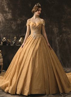 Champagne Gold Wedding Dress, Gold Ball Gown, Beading Wedding Dress, Era Victoria, Pretty Products, Golden Gown, Gold Tulle, Pink Ball Gown, Gold Wedding Dress