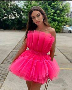 Dinner Gowns, Tight Dress Outfit, Girls Dress Outfits, Theme Dress, Moda Chic, Girly Dresses, Prom Outfits, Vintage Style Dresses