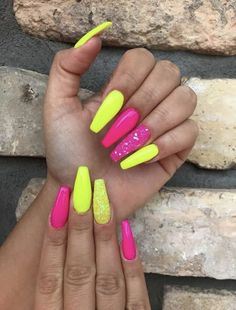 Acrylic Nails Neon, Yellow And Pink Nails, Ongles Bling Bling, Summer Nails Neon, Bright Summer Acrylic Nails, Fluorescent Nails, Occasion Nails, Neon Yellow Nails, Neon Acrylic Nails