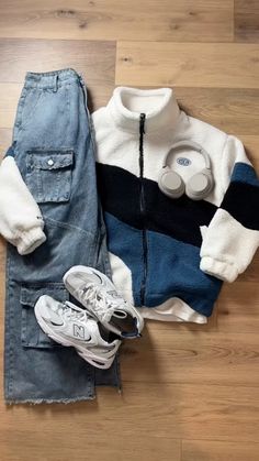 Christmas Men Outfit, Ruffle Shirts, Guys Fashion Casual, Minimalist Fashion Men, Everyday Casual Outfits, Street Style Outfits Men, Street Fashion Men Streetwear, Outfit Inspo Casual, Guys Clothing Styles