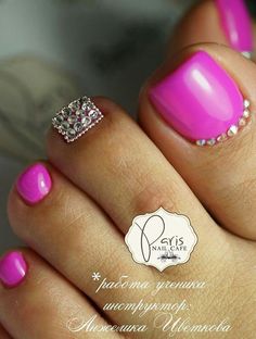 Pink Toes With Rhinestones, French Nails Glitter, Pink Toe Nails, Easy Toe Nail Designs, Simple Toe Nails