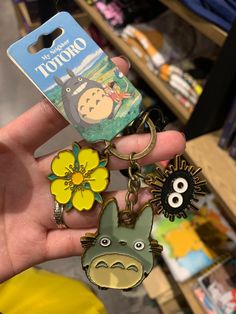 Retro Gadgets, Ghibli Movies, Ghibli Art, My Neighbor Totoro, Cute Keychain, Cute Little Things, Polymer Clay Art, Birthday Gift Ideas, Key Chains