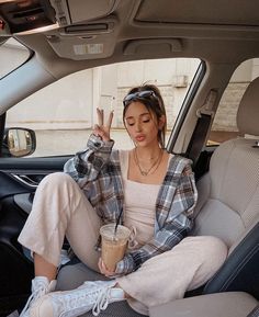 Pose Fotografi, Plaid Shacket, Cool Car, Photography Posing Guide, Fire Fits, Causual Outfits, Poses For Photos, Other Outfits