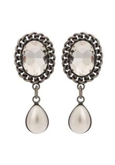 Crystal-embellished pearl drop-shaped earrings featuring chain detail throughout. Clip-on fastening. Silver-tone hardware. Comes with an Alessandra Rich dustbag.Color: Crystal / Old Silver.Measurements (cm): 3.5 width x 8 height. Made in Italy. Luxury Silver Clip-on Earrings For Evening, Luxury Silver Clip-on Earrings With Polished Finish, Luxury Silver Clip-on Chandelier Earrings, Vintage Silver Clip-on Earrings With Sparkling Stones, Vintage Silver Clip-on Earrings With Rhinestones, Alessandra Rich, The Pearl, Color Crystal, Pearl Drop