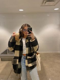 Fuzzy Plaid Jacket Outfit, Oversized Flannel Jacket Outfit, Fuzzy Flannel Jacket Outfit, Flannel Cardigan, Flannel Outfits For Women Winter, Big Flannel Jacket Outfit, Flannel Jacket Outfit Women, Fluffy Flannel Jacket Outfit, Flannel Coat Outfit