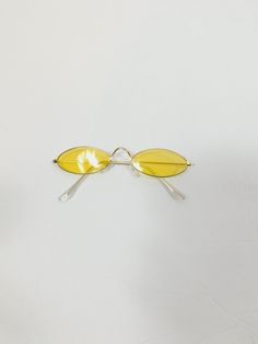 Vintage 00s Yellow Gold Metal Frame Oval Tiny Cat Eye Fashion Hippie Sunglasses Lens Standard Transparent Costume Glasses Sunnies This item is in new condition. Appropriate for any casual, or evening occasion. Material: metal and resin. Frame outer width: 5.25" Length lens 1" Thanks for looking!  Domestic Shipping: 1st Class (2-5 days) I ship all items within 12-24 hours after payment received!! Find us on Instagram: @wearingmeoutvtg  Find us on Facebook: wearing me out  Find our website at Wearingmeout.com Enjoy 10OFF40 for $10 off $40 Purchase! Big Aviator Sunglasses, Hippie Sunglasses, Fashion Hippie, Transparent Glasses, Eye Fashion, Mode Hippie, Tiny Cats, Yellow Accessories, Blowout Sale