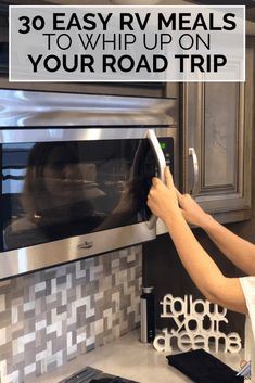 Whether you're cooking for a huge family or for two, these easy and simple RV meals will help you with meal planning, so you can confidently hit the road. You'll see instant pot recipes, one pot meals, ideas for the grill and more. #rvmeals #easy #recipes #rvlife #rvliving Huge Family, Road Trip Camping, Rv Camping Tips, Camping Dinners, Travel Trailer Camping