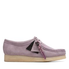 Model Name: Wallabee Model Number: 26173244 Material: Leather Color: Mauve Suede Condition: New With Box Width: Medium (B, M) The Clarks Story Began In England In 1825 When The Clarks Brothers, Cyrus And James, Created Their First Pair Of Shoes. In 1977, Their Business Expanded Into The United States And Soon Acquired The Hanover Shoe Company And Bostonian Shoe Company. Today, Clarks Continues To Strive For Superior Footwear With Innovative New Techniques And Materials, All While Remaining True Wallabies Shoes, Clarks Wallabees, Women's Shooting, Dr Shoes, Clarks Women's, Walking Boots, Big News, Clarks Originals, Fishing Outfits