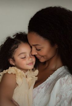 Mother And Children Photoshoot, Black Mom Aesthetic, Black Motherhood, Mommy Moments, Mommy Goals, Future Mommy, Future Mom, Mommy Life, Cute Family