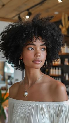 Afro Hair Styling: Tips for Perfect Curls Every Time Curly Afro Black Women, Afro Portrait, Black Women Afro, Curly Afro Hair, Cabello Afro Natural, Women Afro, Natural Afro, Portrait Reference, Natural Curly Hair