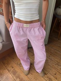 Swedish Aesthetic, Sweats Pants, Wishlist 2024, Casual Chique, Wide Trousers, Mom Christmas, Summer Pants, Casual Stripes, Trouser Style