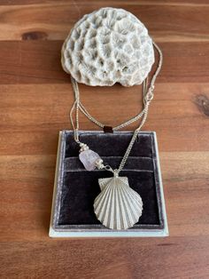 Pecten Shell pendant necklace handcrafted in 925 sterling silver. Long adjustable double chain. Made in Italy. Sizes: Chain length: 90cm Free Shipping Pendant Necklace Long, Sea Jewelry, Long Pendant Necklace, Double Chain, Necklace Long, Quartz Rose, Shell Pendant, Long Chain, Sterling Silber