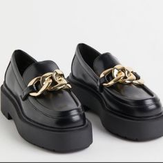 Loafers With A Decorative, Oversized Metal Chain At Front. Satin Lining And Chunky, Fluted Soles. Heel Height 2 1/4 In. Nwt Size 8. Very Nice! Metallic Birkenstocks, Shoes Chain, Lace Ballet Flats, Block Heel Loafers, Pointy Toe Heels, Chunky Loafers, H&m Shoes, Floral Sneakers, Suede High Heels