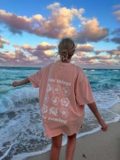 ☀ Quality: At Sunkissedcoconut our brand believes in using the best materials to create our designs. We use luxury paint, ink, & thread to make our prints. Our designs are meant to last. Adorable luxury printed sweatshirt. This item is made with high quality long lasting material. In love with our the coziest plush Luxury Paints, Good Things Are Coming, Beachy Outfits, Beach Fits, Pearl Pink, Light Coral, Flower Graphic, Beach Aesthetic, Beach Bum