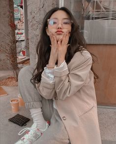 Moda Ulzzang, Uzzlang Girl, Korean Girl Fashion, Ulzzang Fashion, 가을 패션, On The Ground