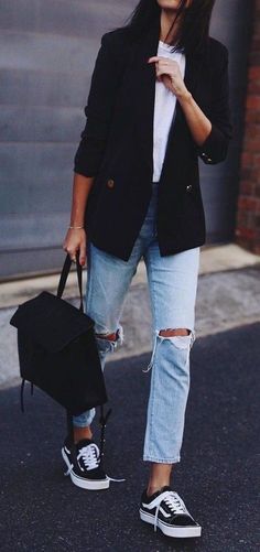 Blue Shirt With Jeans, Blazer Outfits Casual, Blazer Outfits For Women, Rock Outfit, Blazer Outfit, Blazer Jeans, Outfit Jeans, Destroyed Jeans, Blazer With Jeans