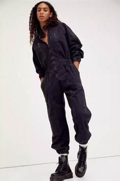 Coverall Outfit Women, Black Boiler Suit, Utility Jumpsuit Outfit, Coveralls Outfit, Coverall Outfit, Flight Suits, Free People Jumpsuit, Jumpsuit Outfits