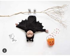 Newborn Photography Holiday, Monthly Milestone Pictures Holiday, Spooky Newborn Photoshoot, Halloween With Newborn, Newborn Photoshoot Halloween, Newborn Halloween Picture Ideas