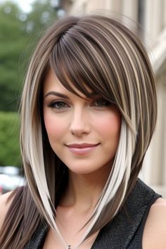 Quick Simple Hairstyles, Bob Haircuts With Highlights, Haircuts With Highlights, Haircuts Bangs, Chin Length Hairstyles, Fine Hair Styles For Women, Hairstyles For Fine Hair, Layered Bob Haircuts