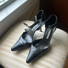 Worn But Still Very Cute! Shoes Manolo Blahnik, Manolo Blahnik Black, Blahnik Shoes, Manolo Blahnik Shoes, Manolo Blahnik, Shoes Women Heels, Shoes Heels, Pumps, Women Shoes