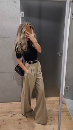 Look estiloso para você se inspirar Business Casual Outfits For Work, Neue Outfits, Mode Casual, Stylish Work Outfits, Business Outfit, Casual Work Outfits, Looks Chic, Work Outfits Women, Business Casual Outfits