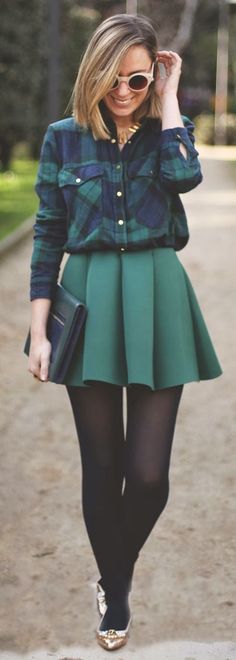 Fall outfits Plaid Flannel Shirt Outfit, Flannel Shirt Outfit, Neoprene Skirt, Winter Tights, Mode Tips, Blazer Outfit, Green Skirt