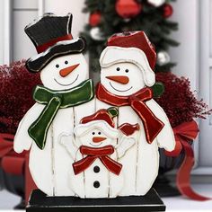 85255-G - 27in Wooden Snowman Family Christmas Decor Indoor Outdoor Use Hi-Line Gift Ltd. Wooden Snowmen Diy, Family Christmas Decor, Christmas Decor Indoor, Glass Bird Bath, Wooden Snowmen, Snowman Family, Wooden Snowman, Family Figurine, Diy Snowman