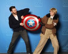 tecanoshinju: Living the dream. Cosplaying as America and fighting over the shield with Chris Evans. <-- goals Bad Touch Trio, Christoph Waltz, Fandom Crossover, Dc Movies, Favorite Picture