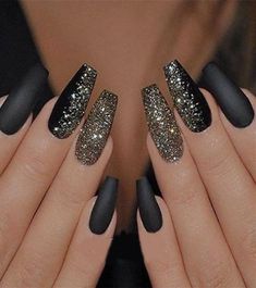 Winter Nails You Need To Try When It Gets Colder New Years Eve Nails, Black Nail Art, Gold Nail, Super Nails, Ombre Hair Color, Sparkly Nails, New Year's Nails, Prom Nails, Nail Arts