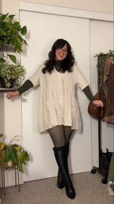 @charliandrea Plus Size Cute Aesthetic, Pretty Outfits Curvy, Flattering Mid Size Outfits, Aesthetic Clothes For Plus Size, Plus Size Cute Outfits Casual, College Teacher Outfits Women, Summer Clothes Into Fall Outfit Ideas, Outfit Inspo Fall Date Night, Date Outfit Ideas Dress