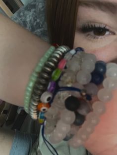 Hand Discord Photo, Beabadoobee Bracelets, Discord Aesthetic Roles, Aesthetic Girl Discord Pfps, Female Profile, Wrist Jewelry, Makeup Clothes, Selfie Ideas Instagram, Foto Ideas Instagram