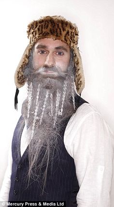 With Christmas around the corner, it was only right that companies are now inventing seasonal accessories for bearded men. Right? Beard Clipart, Beard Baubles, Beard Decorations, Hipster Christmas, Beard Ornaments, Glitter Beards, Flower Beard, Beard Costume, Hipster Accessories