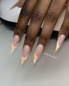 Ig: @ prettybyels Orange Stiletto Nails Designs, Stiletto French Nails, Yellow Stiletto Nails, Stelito Nails, Stiletto French Tip, French Stiletto Nails, Event Nails, Long Almond Nails, Long Acrylic Nail