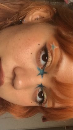 Funky Eye Makeup Ideas, Abstract Makeup Looks, Artsy Makeup Look, Hippie Makeup, Pretty Eye Makeup, Indie Makeup, Face Art Makeup